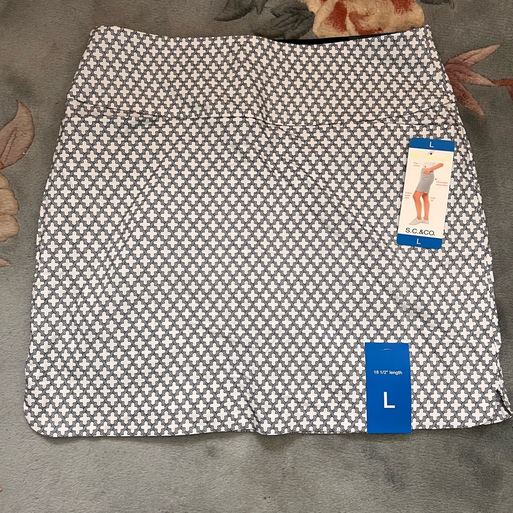 S.C. & Co. Women's Black and White Mini Skirt
